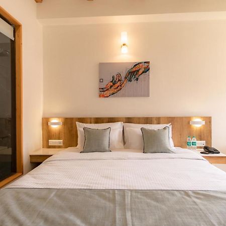 Yaato Retreat Hotel Manāli Екстериор снимка