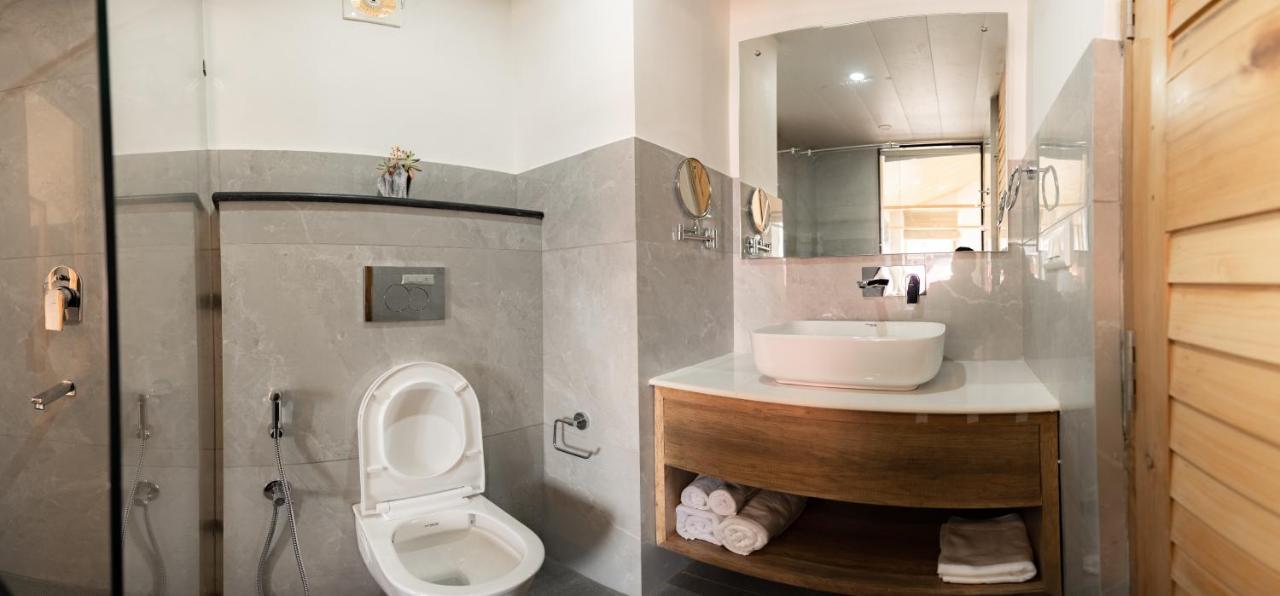 Yaato Retreat Hotel Manāli Екстериор снимка